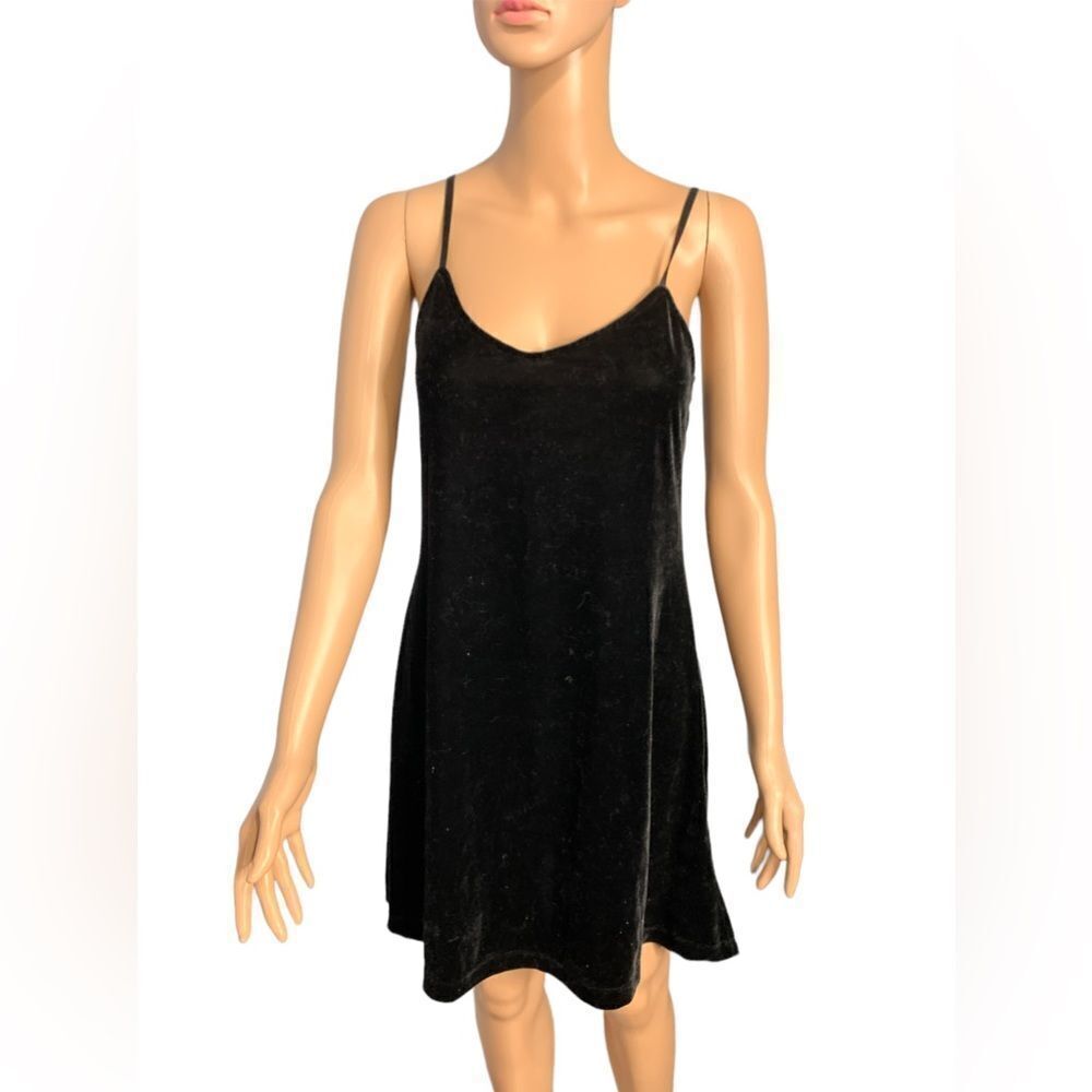 Pajamagram black velvet spaghetti strap dress nightgown small
Excellent conditio